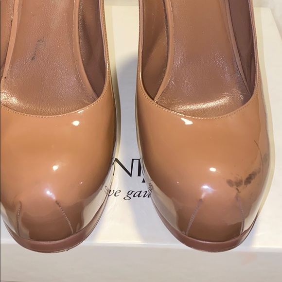 YSL Tribtoo Nude Patent Pumps - Picture 11 of 14